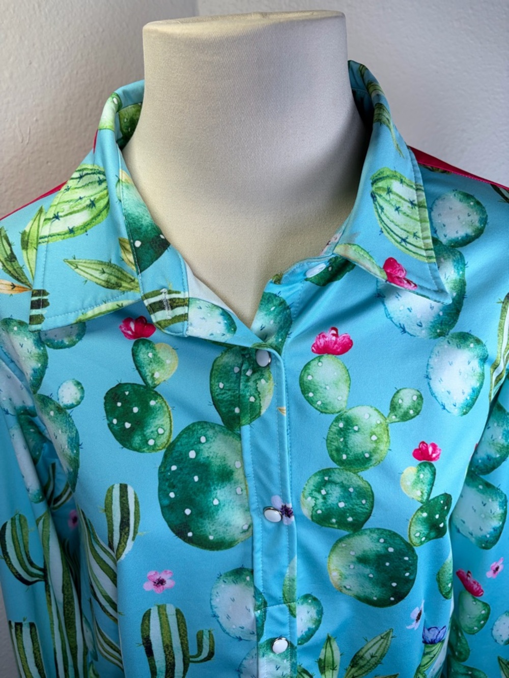 Ranch Dressn Watercolor Cactus Performance Snap Button Blouse L/S - Picture 2 of 8
